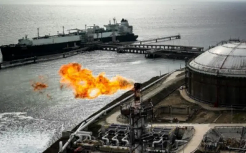 Giá dầu 200 USD/thùng: Châu Âu đối mặt suy thoái, châu Á thành tâm điểm khủng hoảng