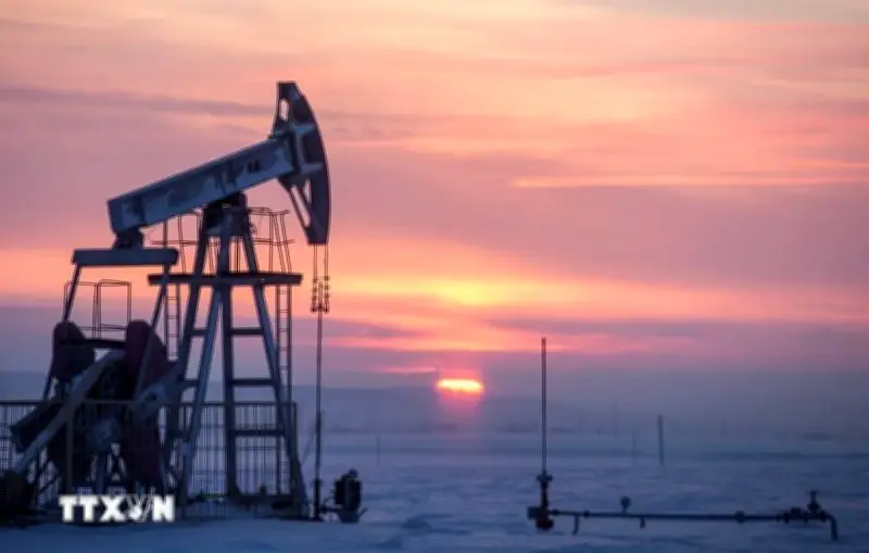 Giá dầu Brent vượt mốc 85 USD/thùng, lần đầu tiên kể từ tháng 7/2024