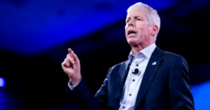 Giá dầu giảm sâu rồi tăng lại sau bài đăng bị xóa của Bộ trưởng Năng lượng Mỹ