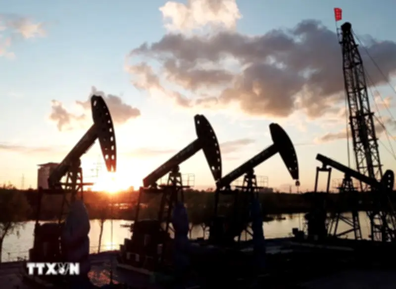 Giá dầu giảm tiếp, thị trường chứng khoán vùng vịnh phục hồi nhẹ