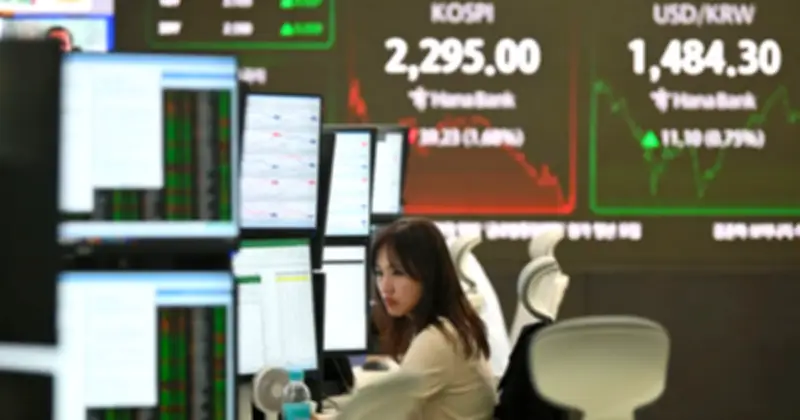 Giá Dầu Thế Giới Lao Dốc Hơn 10% Sau Tuyên Bố Của Tổng Thống Trump Về Eo Biển Hormuz