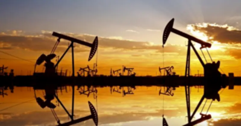 Giá Dầu Thế Giới Lao Dốc Mạnh, Giảm Hơn 10% Trong Một Phiên