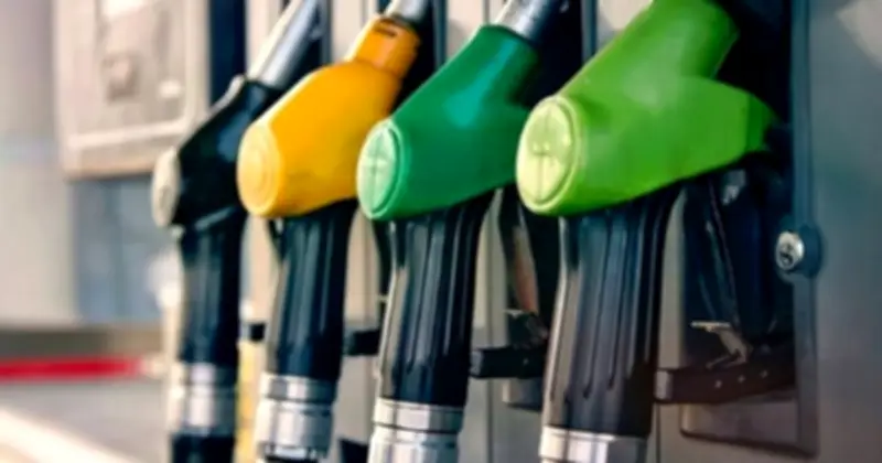 Giá dầu thế giới tăng mạnh do xung đột Trung Đông, nguồn cung qua eo biển Hormuz gián đoạn