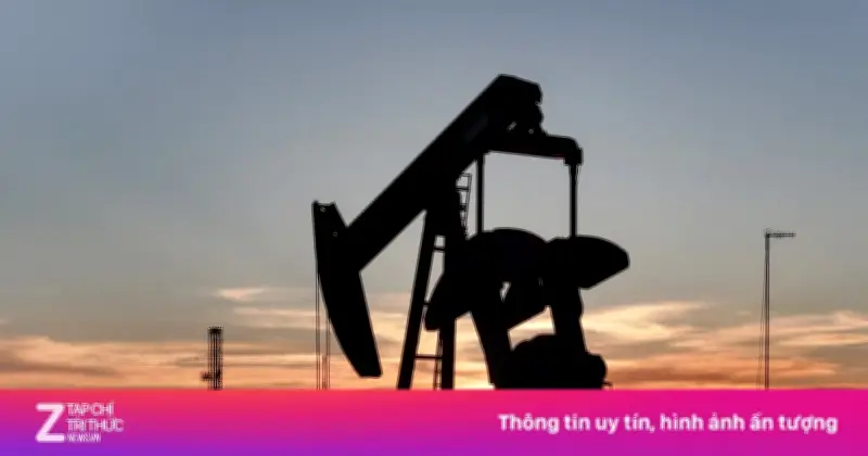 Giá dầu thô lao dốc 10% sau cảnh báo của ông Trump về Eo biển Hormuz