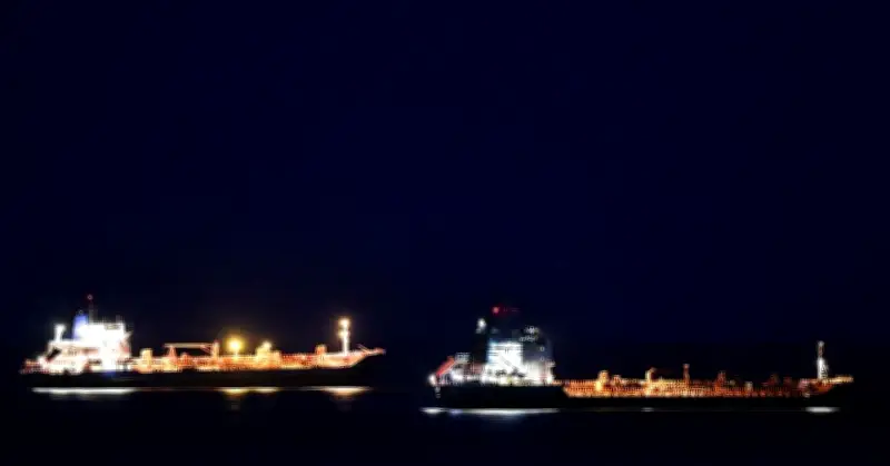 Giá dầu tăng vọt trước thời điểm nhạy cảm, vàng đen sẽ diễn biến ra sao?