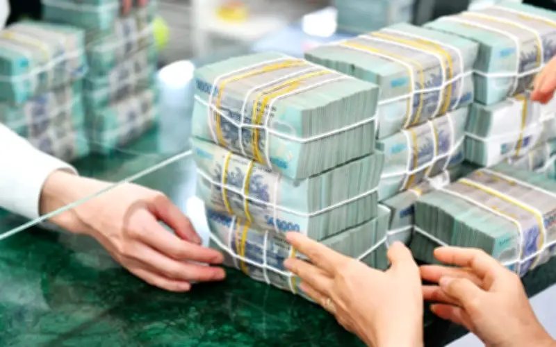 Gửi tiết kiệm 800 triệu đồng 13 tháng: Lãi suất cao nhất hiện nay là bao nhiêu?