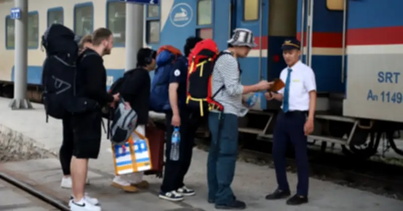 Giá vé tàu hỏa tăng 10%, cước vận chuyển hàng hóa tăng 15% từ ngày 8/3