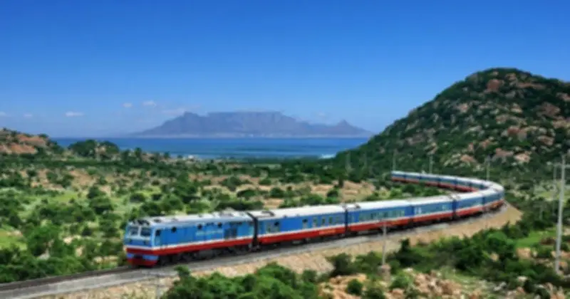 Giá vé tàu hỏa và xe khách liên tỉnh đồng loạt tăng do chi phí nhiên liệu leo thang