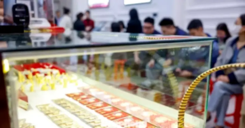 Giá vàng giảm mạnh nhưng người dân vẫn khó mua, chuyên gia phân tích xu hướng
