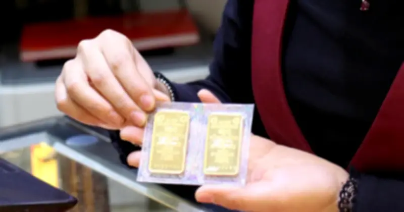 Giá vàng miếng SJC lao dốc, ACB giảm 1 triệu đồng mỗi lượng