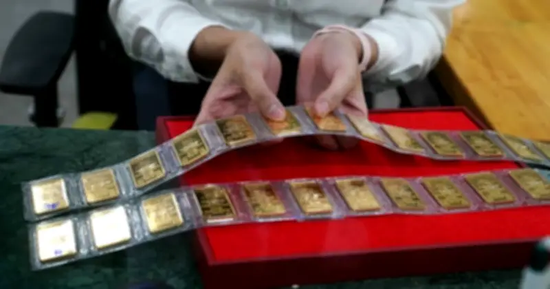 Giá vàng SJC giữ nguyên, bạc giảm mạnh: Nhà đầu tư lỗ nặng sau nửa tháng