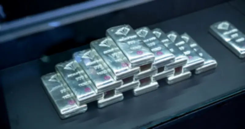 Giá vàng SJC giảm mạnh 21,9 triệu đồng/lượng, bạc đồng loạt điều chỉnh giảm nhẹ