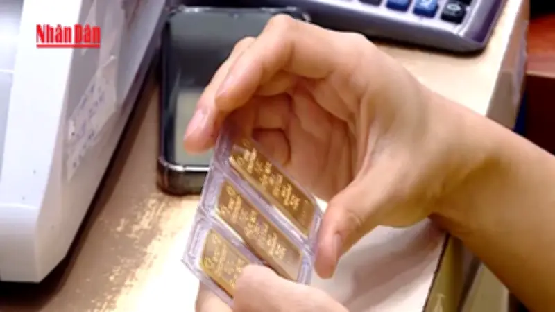 Giá vàng SJC giảm mạnh hơn 2 triệu đồng/lượng trong phiên sáng