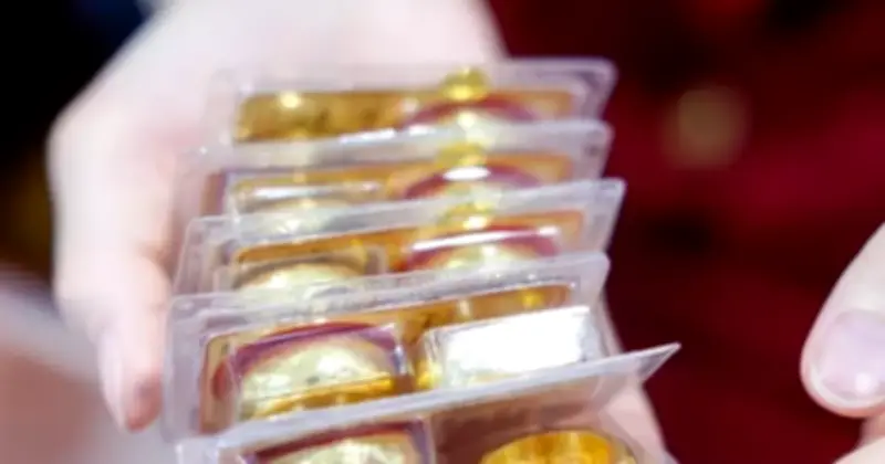 Giá vàng SJC đứng im, chênh lệch kỷ lục 28 triệu đồng so với thế giới