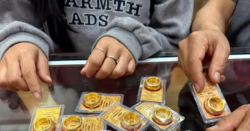 Giá vàng SJC tăng mạnh sau Vía Thần tài, lãi lớn trên thị trường tự do