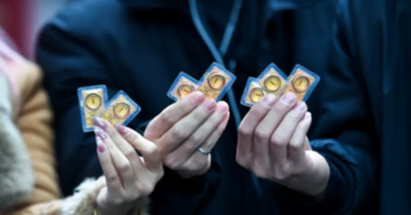 Giá vàng thế giới biến động mạnh, thử thách ngưỡng 5.000 USD/ounce