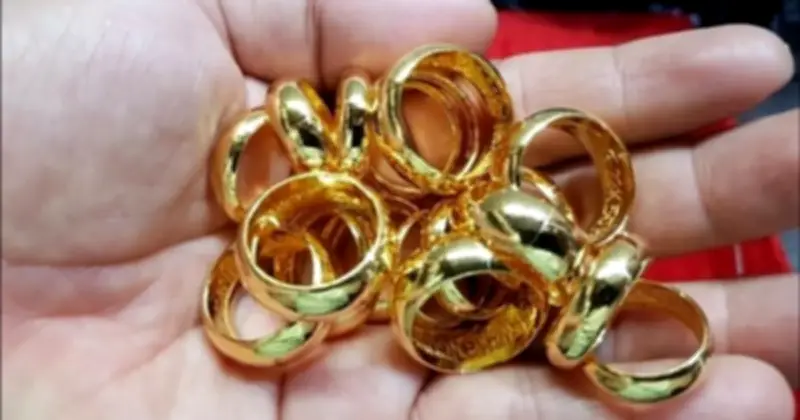 Giá vàng thế giới biến động mạnh trước xung đột Trung Đông và đồng USD