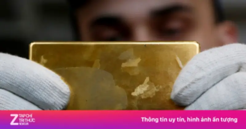 Giá vàng thế giới lao dốc mạnh, chạm đáy một tháng giữa căng thẳng địa chính trị