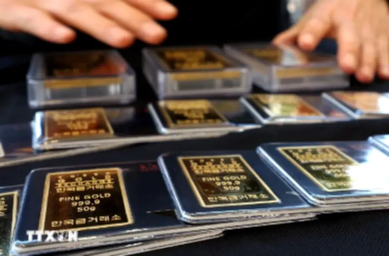 Giá Vàng Thế Giới Sụt Mạnh, Áp Lực Từ USD Mạnh Và Lo Ngại Lạm Phát