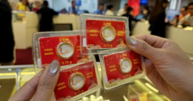 Giá Vàng Thế Giới Sụt Mạnh, Trong Nước Giảm Hàng Triệu Đồng Mỗi Lượng