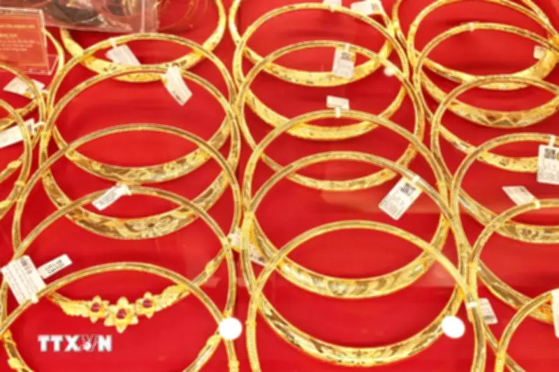 Giá vàng thế giới tăng mạnh gần 2%, phục hồi từ đáy 4 tháng