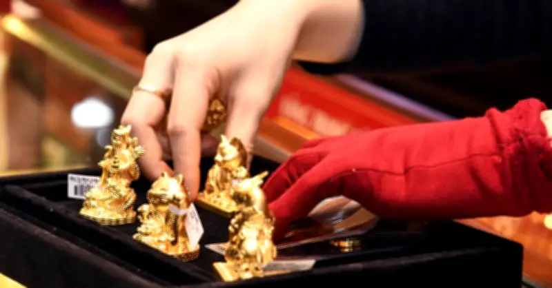 Giá vàng thế giới tăng nhẹ, trong nước giảm 900.000 đồng/lượng ngày 7/3/2026
