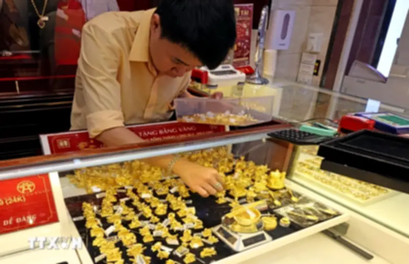 Giá Vàng Tăng Nhờ Nhu Cầu Trú ẩn, Nhưng Hướng Tới Tháng Giảm Mạnh Nhất Từ 2008