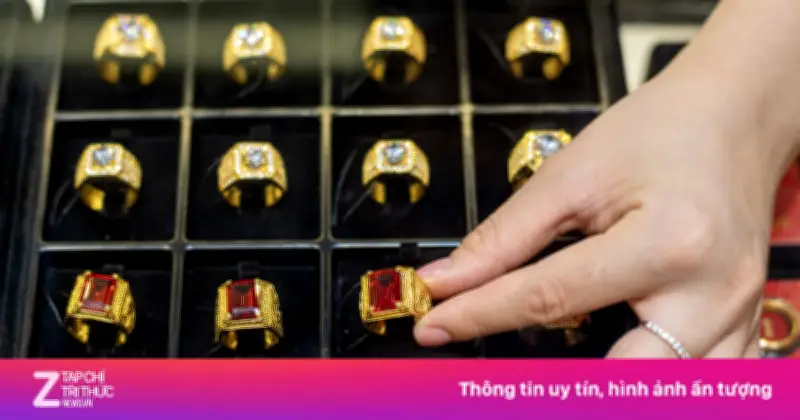 Giá vàng trong nước sập mạnh, mất gần 5 triệu đồng mỗi lượng trong phiên sáng 19/3