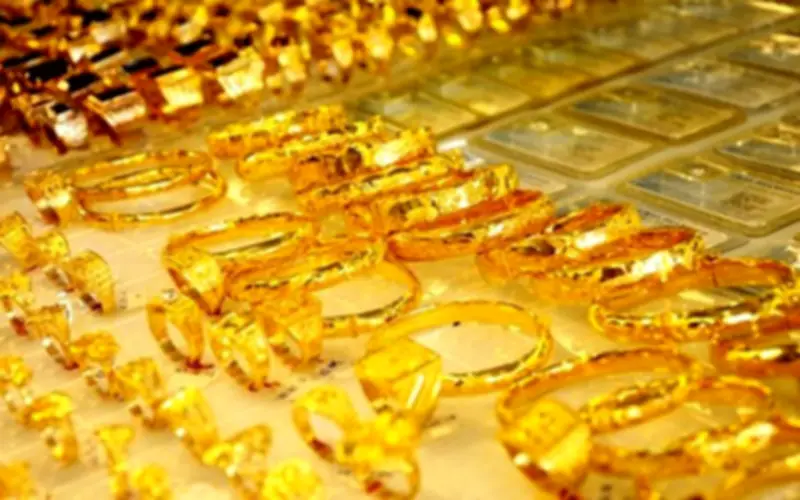 Giá vàng trong nước tăng mạnh 500 nghìn đồng/lượng, thế giới duy trì 5.000 USD/ounce