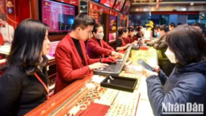 Giá vàng trong nước tăng mạnh lên 185 triệu đồng/lượng, thế giới phục hồi