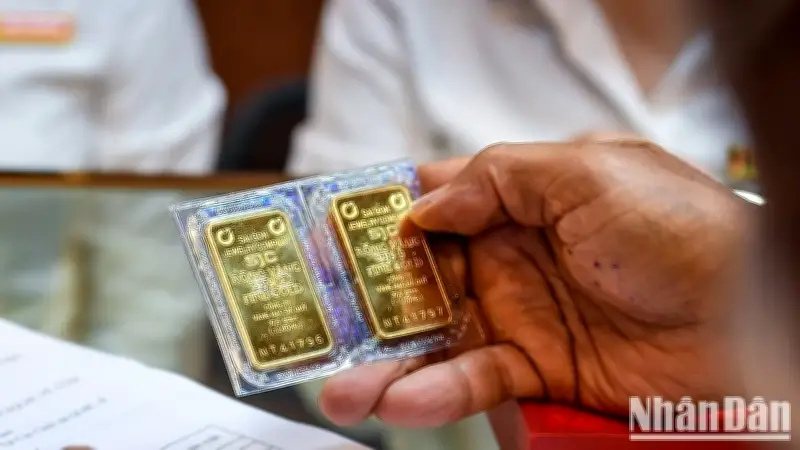 Giá vàng trong nước vượt 186 triệu đồng/lượng, thế giới tiến sát 5.200 USD/ounce