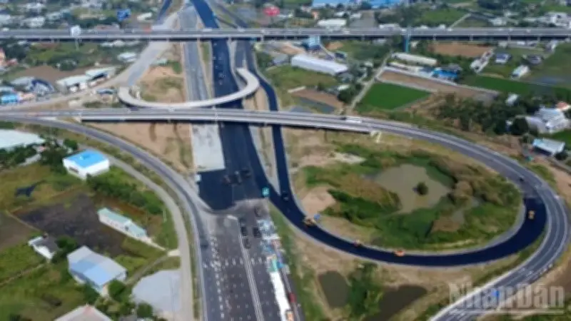 Giá vật liệu xây dựng tăng cao, thao túng thị trường đe dọa tiến độ dự án trọng điểm