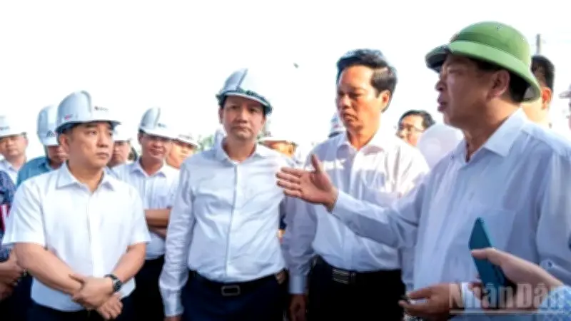 Giá xăng dầu tăng mạnh, các dự án hạ tầng giao thông đối mặt nguy cơ đình trệ