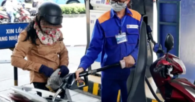 Giá xăng dầu tăng mạnh từ chiều 6.3, liên bộ không sử dụng Quỹ Bình ổn