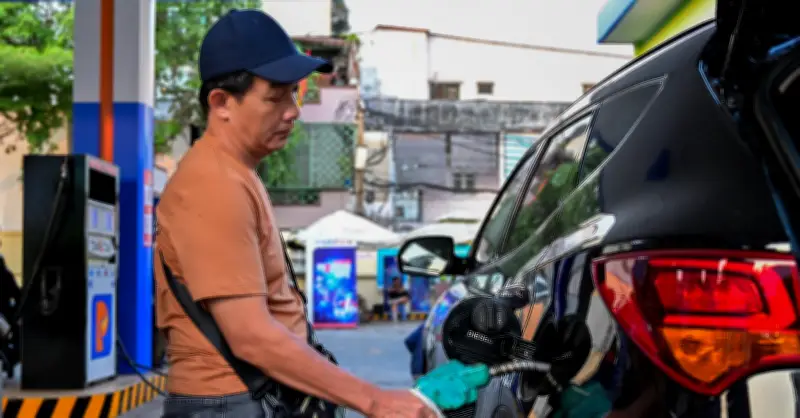 Giá xăng dầu tăng phi mã, có loại tăng hơn 8.000 đồng/lít