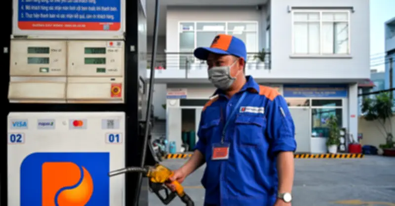 Giá xăng giảm mạnh sau 4 phiên tăng liên tiếp, người tiêu dùng vui mừng