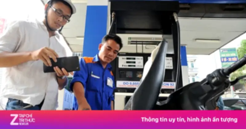 Giá xăng RON95 vượt 29.000 đồng/lít sau đợt tăng mới từ 0h ngày 11/3