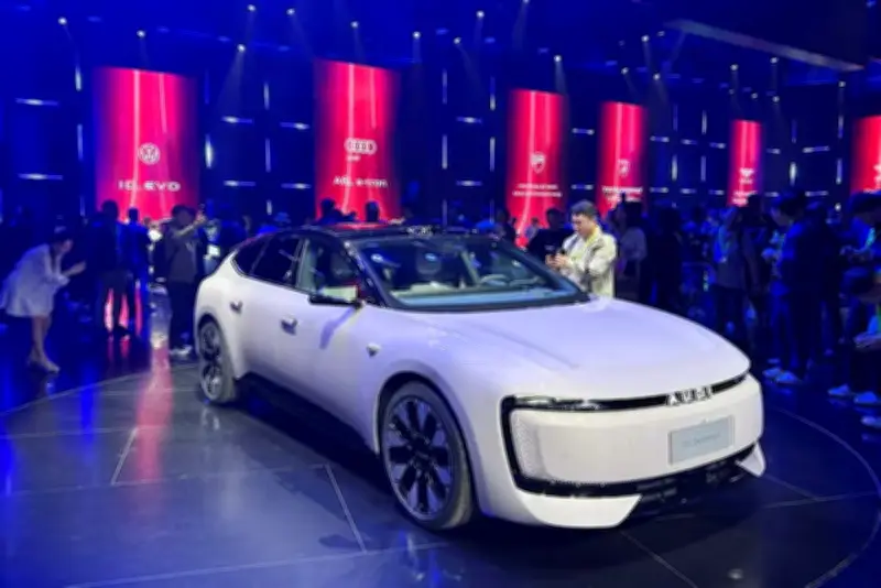 Giá xăng tăng cao thúc đẩy người tiêu dùng chuyển hướng sang mua xe điện