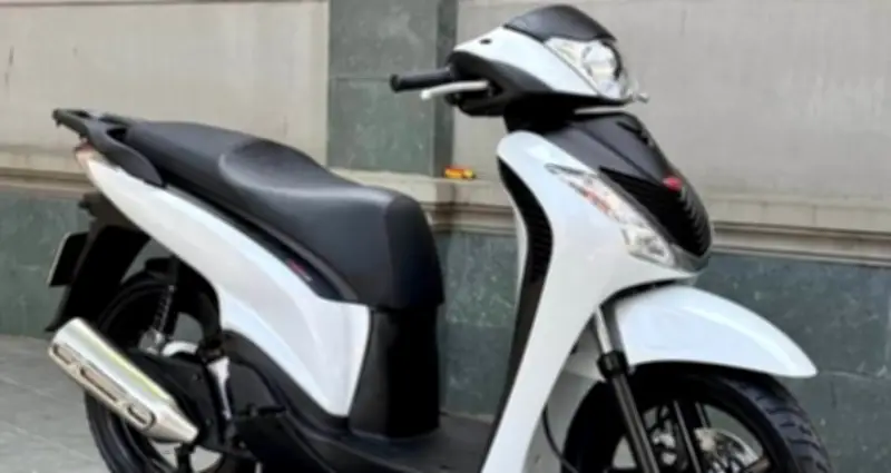 Giá xăng tăng gần 30.000 đồng/lít, đổ đầy bình xe máy thông dụng tốn bao nhiêu tiền?