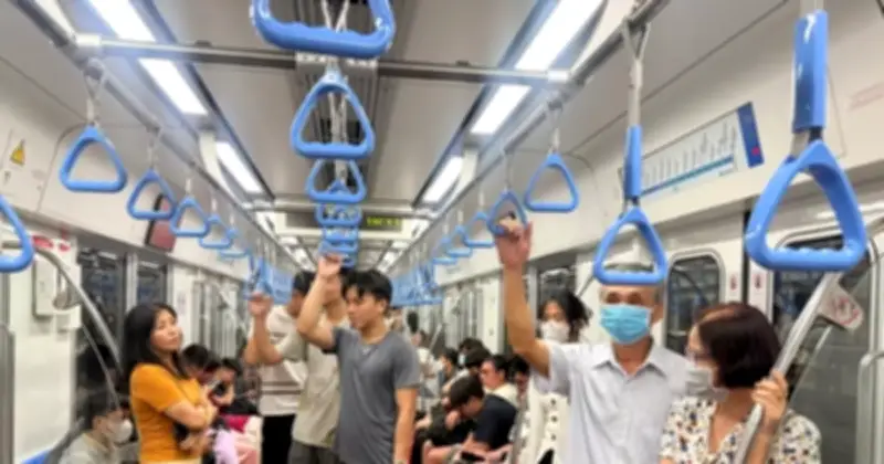 Giá Xăng Tăng, Người Dân TP.HCM Chuyển Sang Metro Và Xe Buýt Để Tiết Kiệm