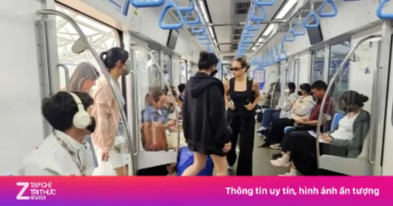Giá xăng tăng, người dân TP.HCM đổ xô sử dụng metro và xe buýt để tiết kiệm