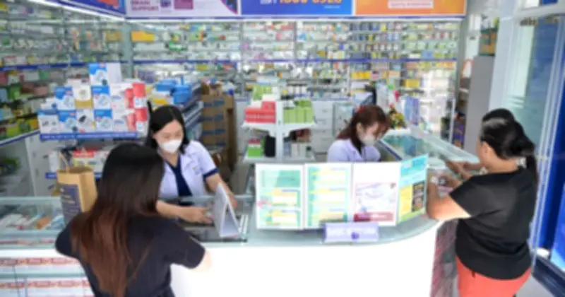 Giá xăng tăng, thuốc và vaccine nhập khẩu có nguy cơ tăng giá 5-10%