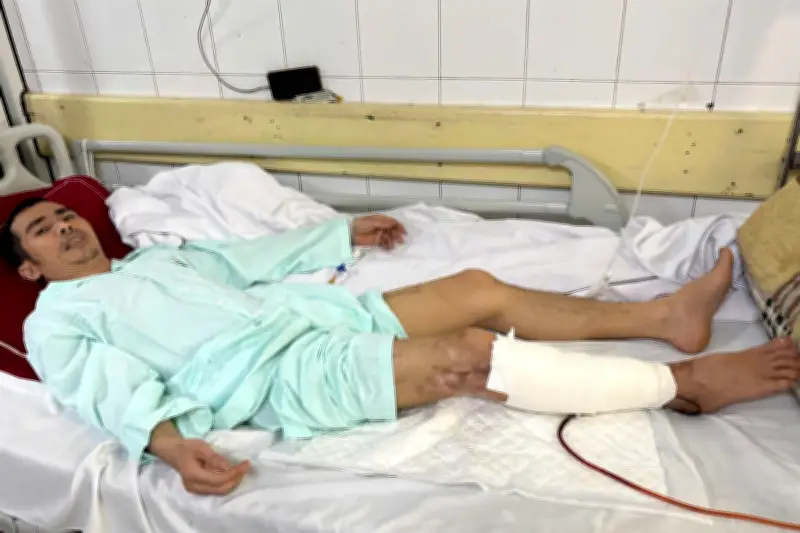 Gia cảnh khốn cùng của người đàn ông 39 tuổi sau 10 lần phẫu thuật chân