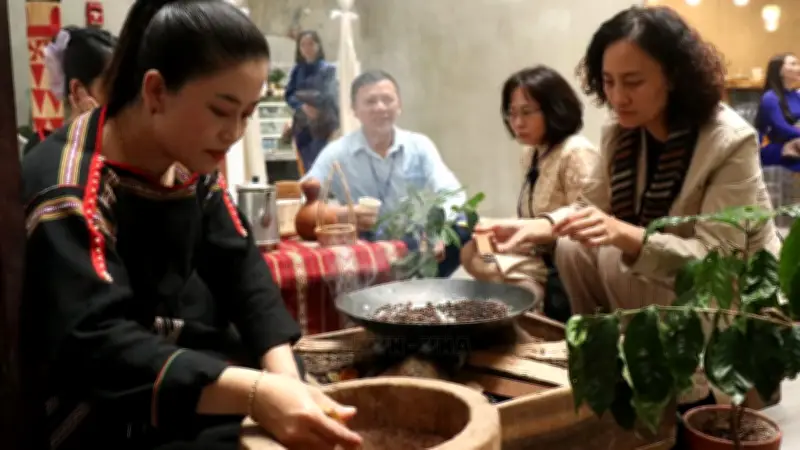 Gia Lai khởi động 'Phiên cuối tuần cà-phê và văn hóa' tại Quảng trường Đại Đoàn Kết