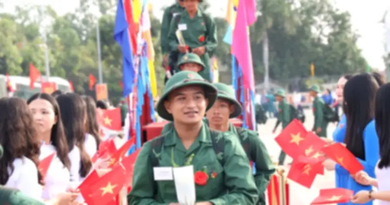 Gia Lai tiễn 5.697 tân binh nhập ngũ, Khánh Hòa và Lâm Đồng đồng loạt giao quân