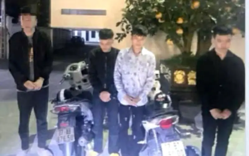 Gia đình tô 373 chân xe trong đêm, cướp tiền người đi đường bị bắt