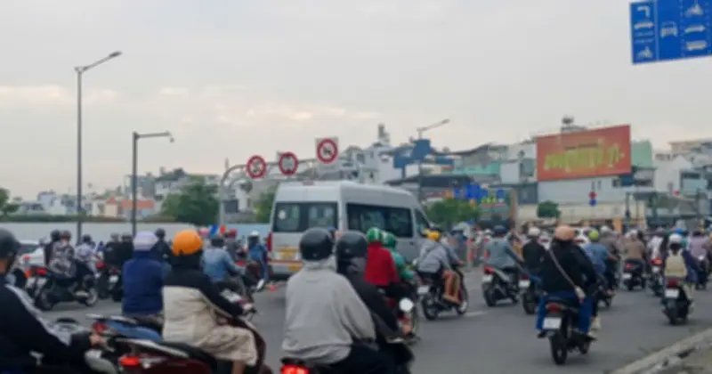 Giao lộ Trường Chinh - Cộng Hòa: Ùn tắc vì phân luồng cứng nhắc, người dân kiến nghị điều chỉnh