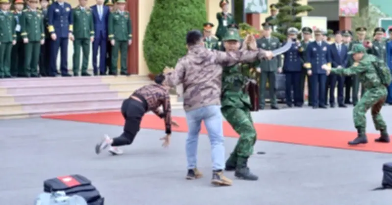 Giao lưu quốc phòng Việt - Trung: Thăm Đồn biên phòng Trà Cổ và diễn tập chống ma túy