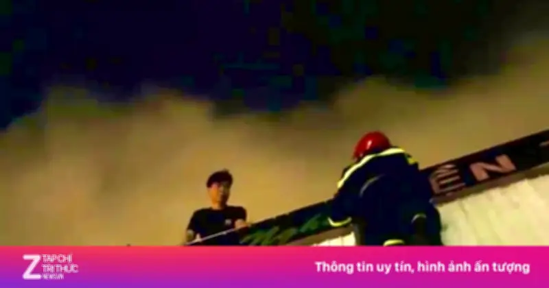 Giải Cứu Thành Công 6 Người Trong Vụ Cháy Nhà Nghỉ 5 Tầng Ở TP.HCM