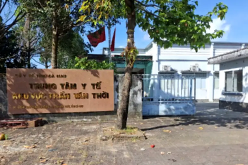 Giải thể 5 trung tâm y tế khu vực, điều chuyển hàng trăm người về xã